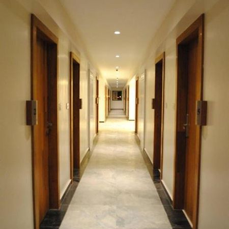Hotel Landmark Ratnāgiri Esterno foto